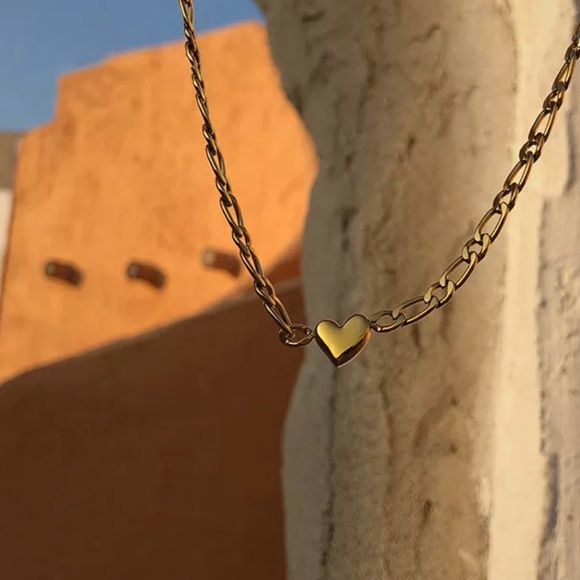 18GP Heart Chain Choker Necklace - Picture 2 of 5